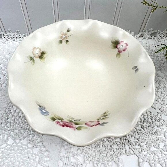 Pfaltzgraff Tea Rose Cream Scalloped Bowl Floral Design 7" Diameter Vintage USA - Picture 1 of 12